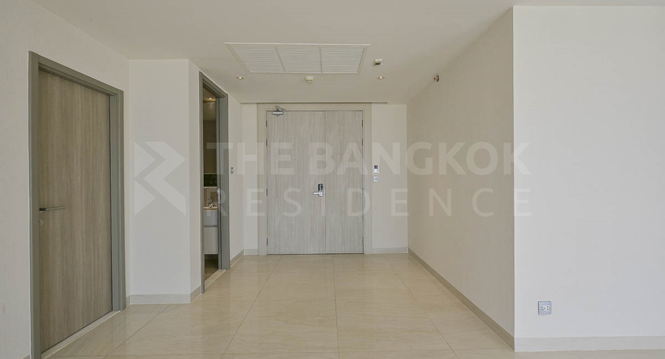 For sale 3 bedrooms condo in Watthana, Bangkok