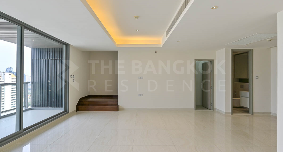 For sale 3 bedrooms condo in Watthana, Bangkok