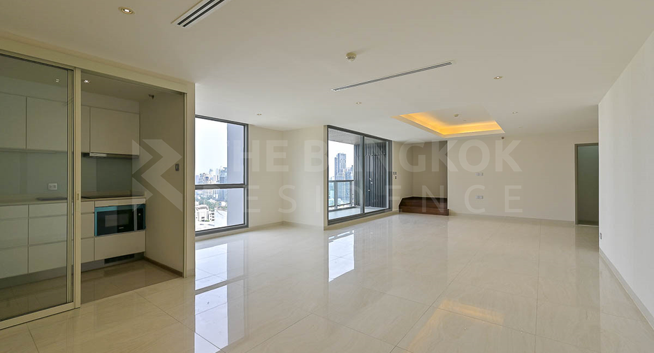 For sale 3 bedrooms condo in Watthana, Bangkok