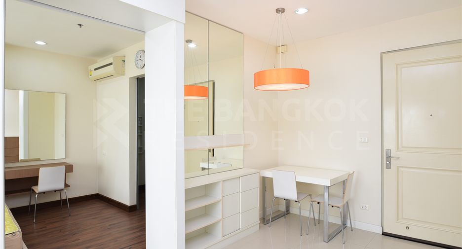 For sale 1 bed condo in Khlong San, Bangkok