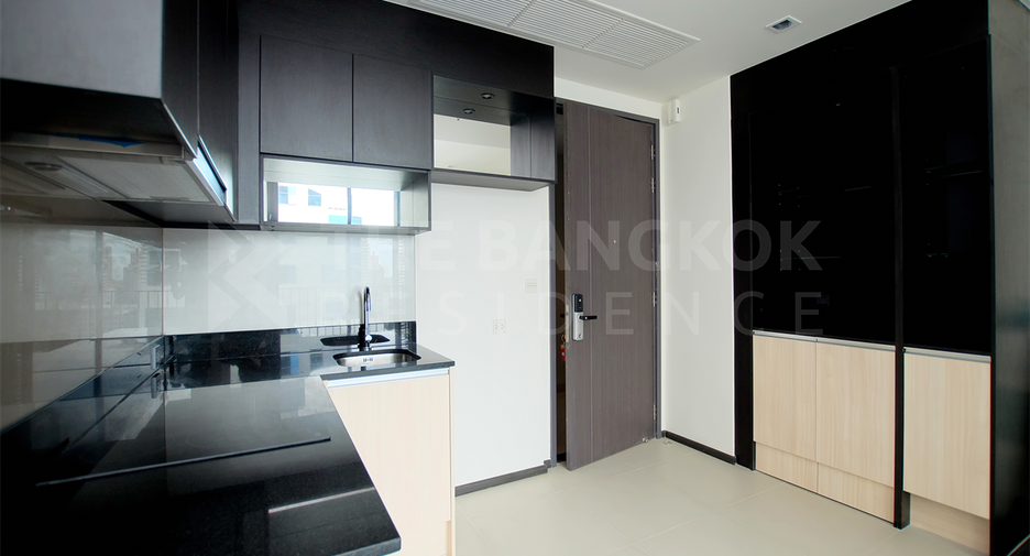 For sale 1 bed condo in Khlong Toei, Bangkok