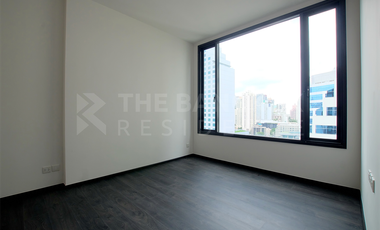 For sale 1 bed condo in Khlong Toei, Bangkok
