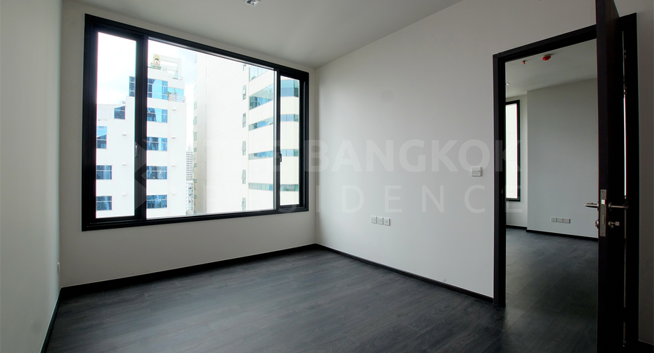For sale 1 bed condo in Khlong Toei, Bangkok