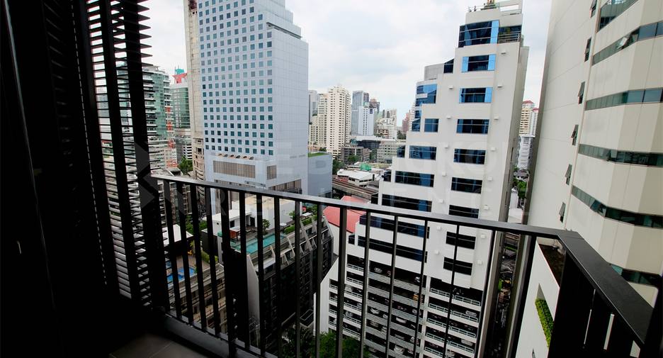 For sale 1 bed condo in Khlong Toei, Bangkok
