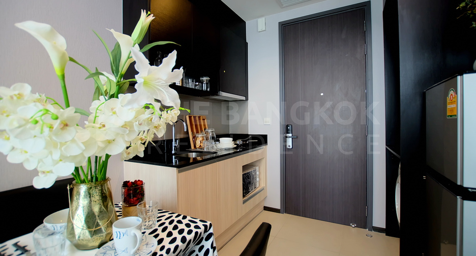 For sale 1 Beds condo in Khlong Toei, Bangkok