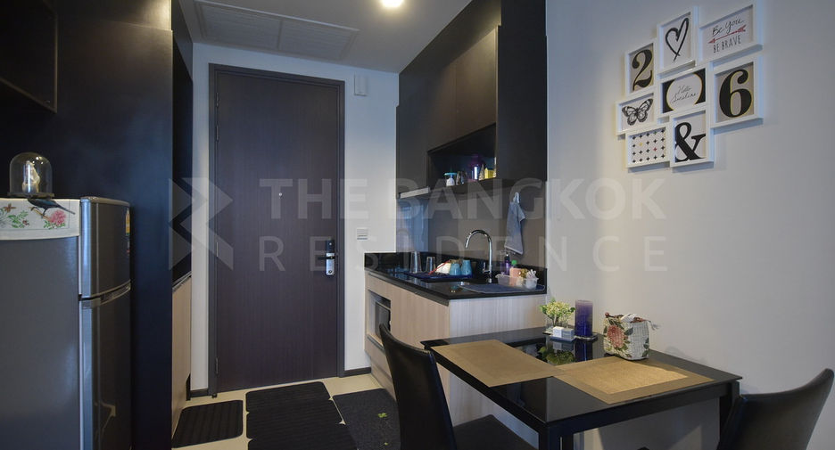 À vendre 1 chambre condo à Khlong Toei, Bangkok