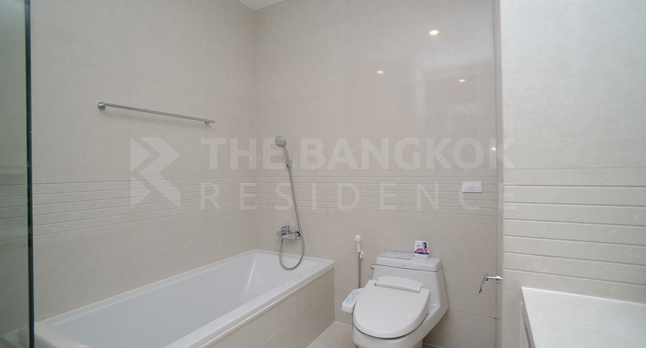 For sale 2 bedrooms condo in Pathum Wan, Bangkok