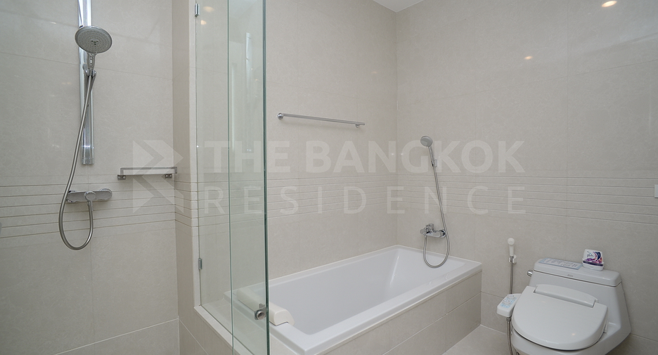 For sale 2 bedrooms condo in Pathum Wan, Bangkok