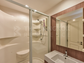 Продажа 1 кровать кондо в Кхлонг Сан, Бангкок