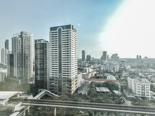 Продажа 1 кровать кондо в Кхлонг Сан, Бангкок