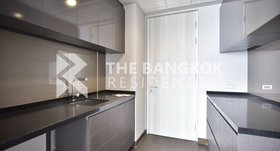 For sale 2 bedrooms condo in Khlong Toei, Bangkok