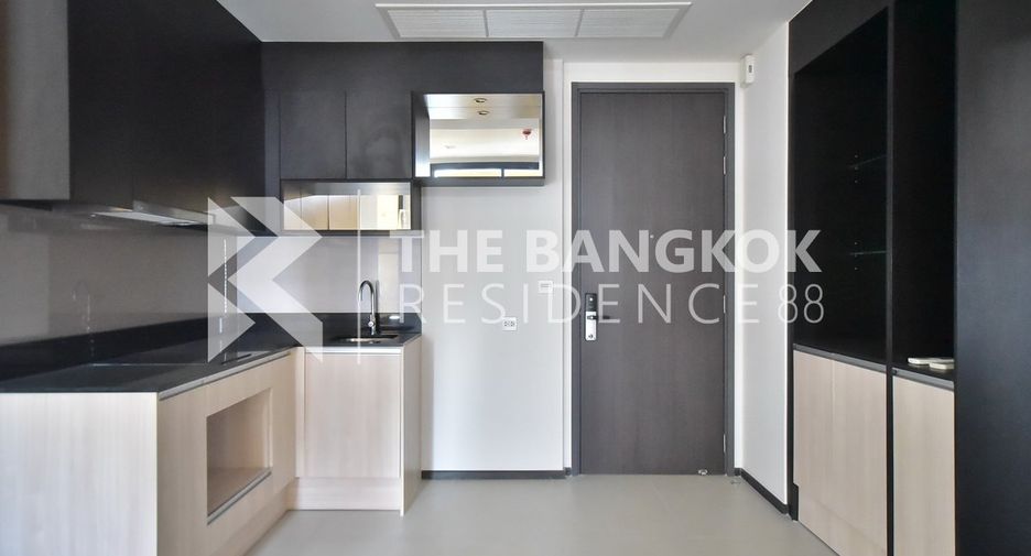 For sale 1 Beds condo in Khlong Toei, Bangkok