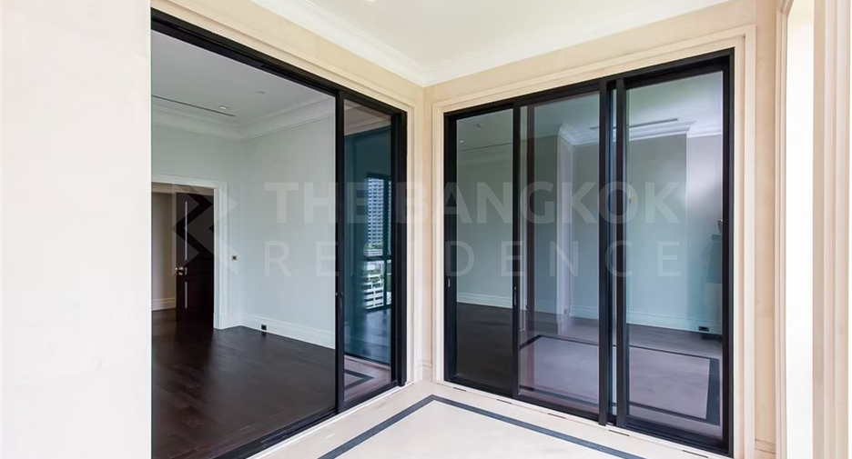 For sale 2 bedrooms condo in Pathum Wan, Bangkok