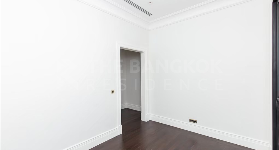 For sale 2 bedrooms condo in Pathum Wan, Bangkok