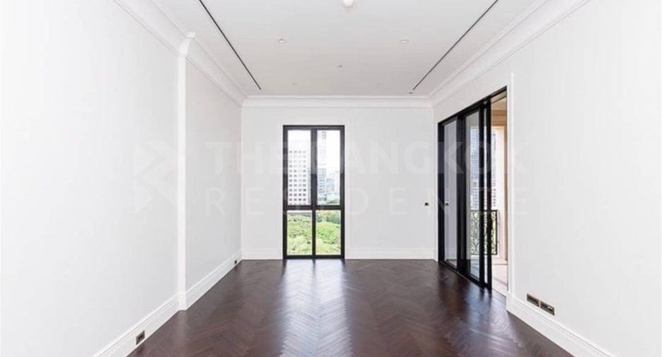 For sale 2 bedrooms condo in Pathum Wan, Bangkok