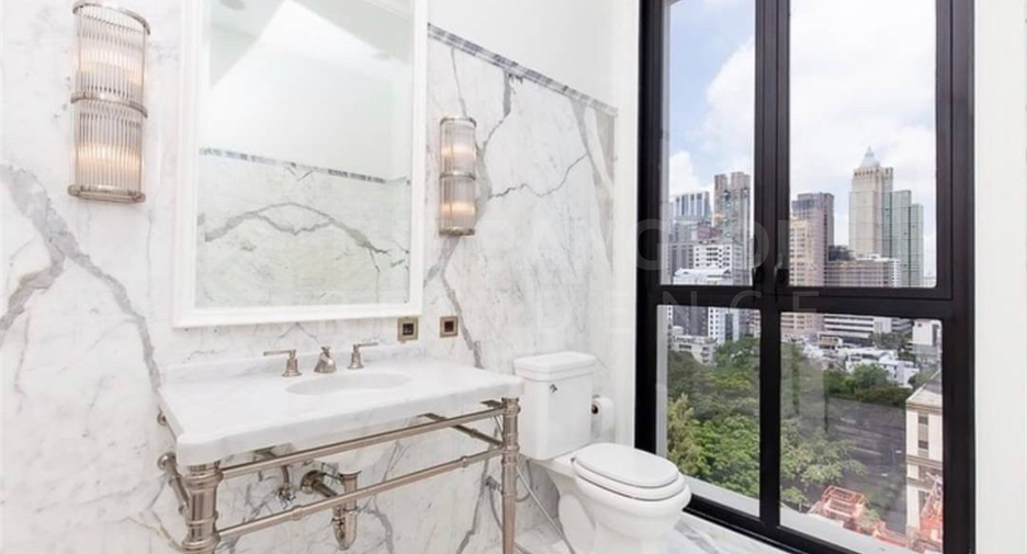 For sale 2 bedrooms condo in Pathum Wan, Bangkok