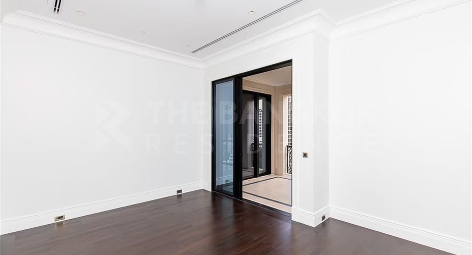 For sale 2 bedrooms condo in Pathum Wan, Bangkok