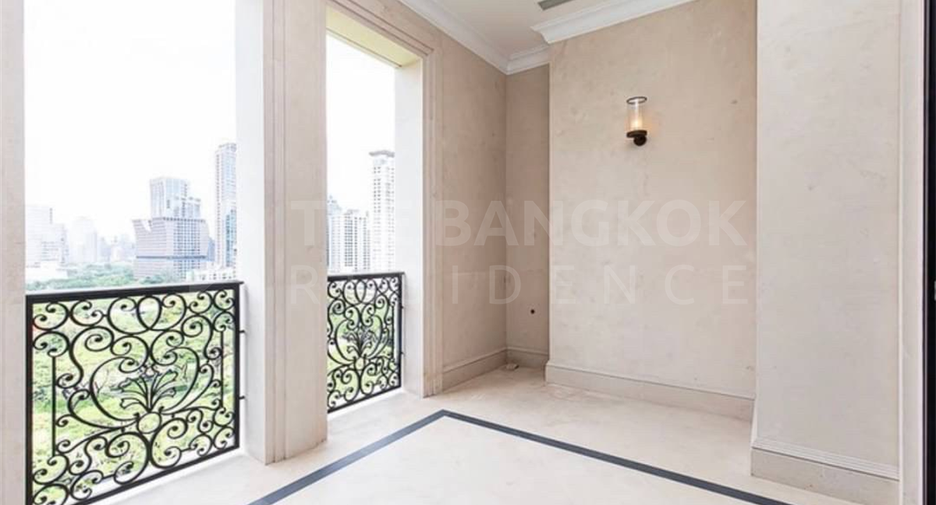 For sale 2 bedrooms condo in Pathum Wan, Bangkok