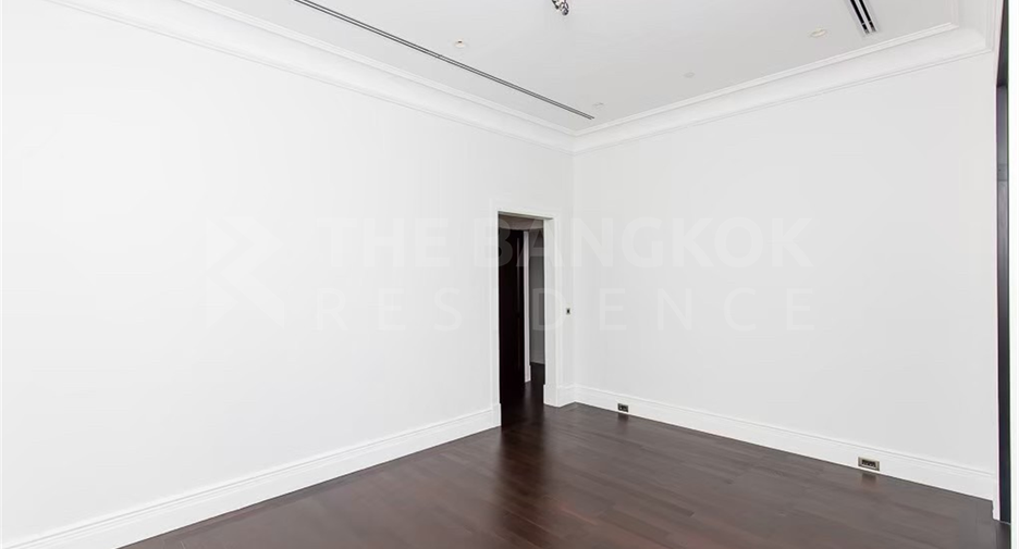 For sale 2 bedrooms condo in Pathum Wan, Bangkok