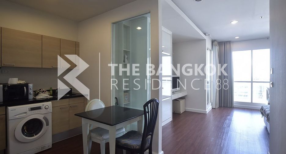 For sale 1 bed condo in Pathum Wan, Bangkok