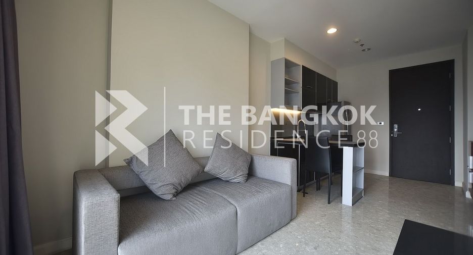 For sale 1 bed condo in Khlong Toei, Bangkok