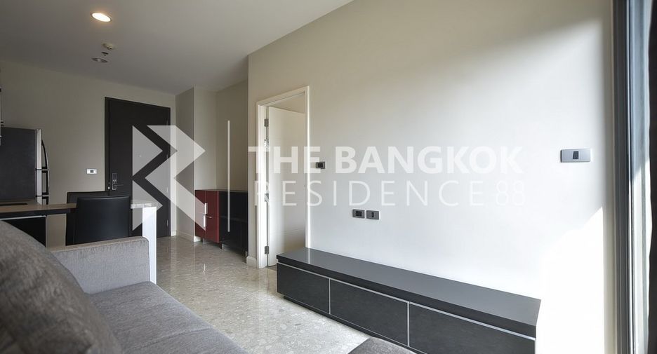 For sale 1 bed condo in Khlong Toei, Bangkok