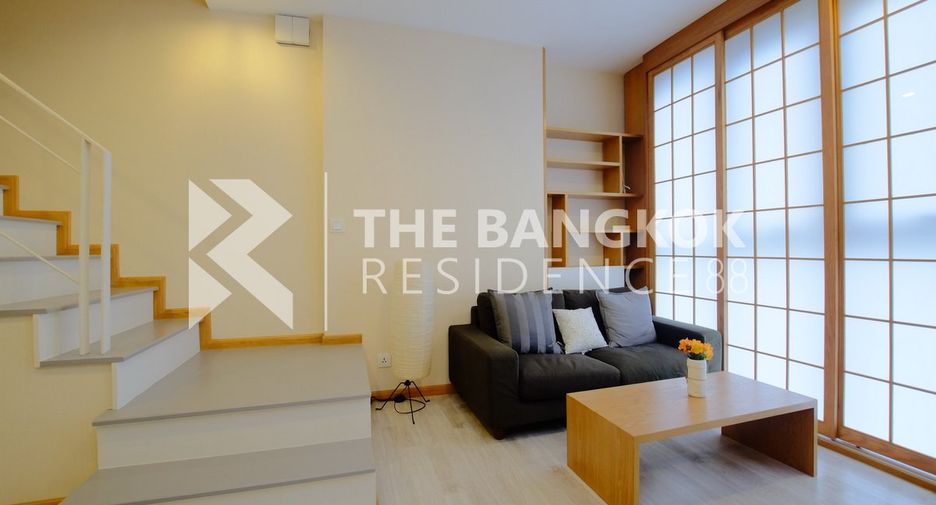 Condo en venta de 2 habitaciones en Phra Khanong, Bangkok