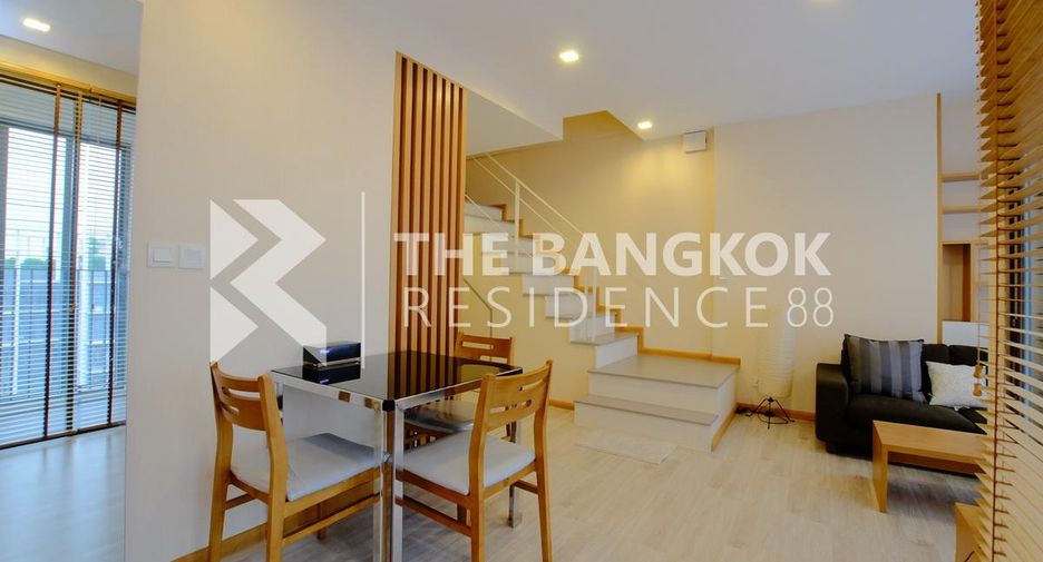 Condo en venta de 2 habitaciones en Phra Khanong, Bangkok