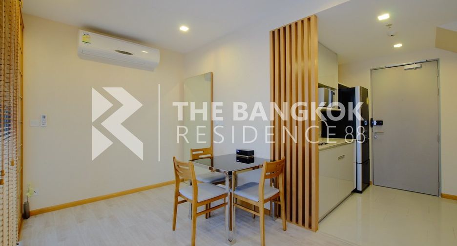 Condo en venta de 2 habitaciones en Phra Khanong, Bangkok