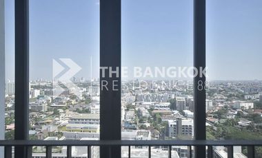 Condo en venta de 2 habitaciones en Phra Khanong, Bangkok