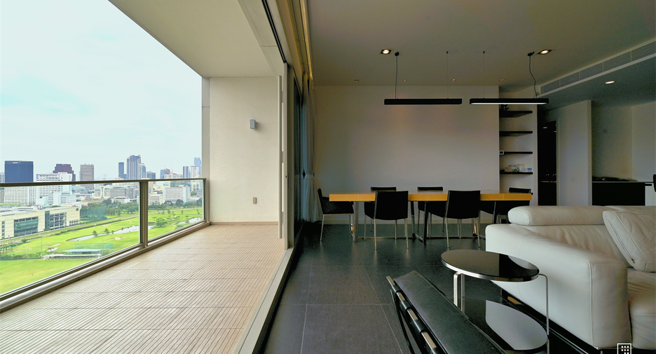 For rent 3 bedrooms condo in Pathum Wan, Bangkok