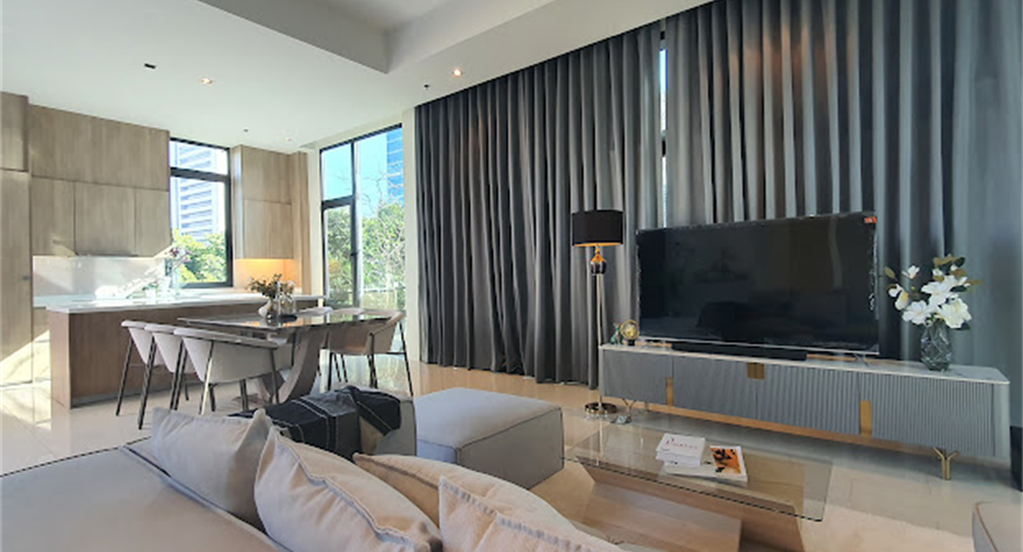For rent 3 bedrooms condo in Watthana, Bangkok