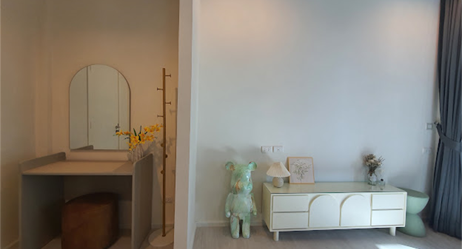 For rent 3 bedrooms condo in Watthana, Bangkok