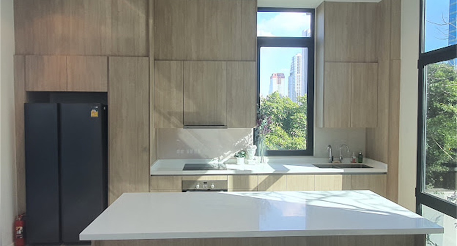 For rent 3 bedrooms condo in Watthana, Bangkok
