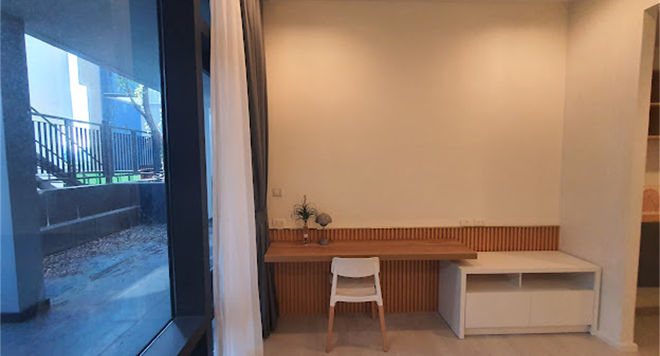 For rent 3 bedrooms condo in Watthana, Bangkok