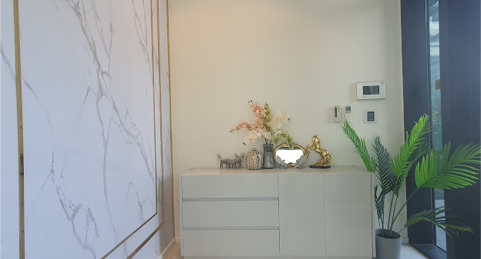 For rent 3 bedrooms condo in Watthana, Bangkok