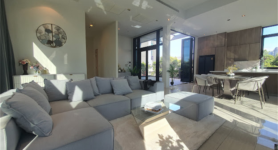 For rent 3 bedrooms condo in Watthana, Bangkok