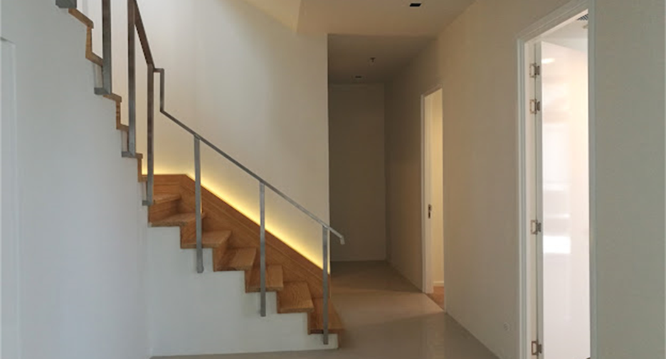 For rent 3 bedrooms condo in Watthana, Bangkok