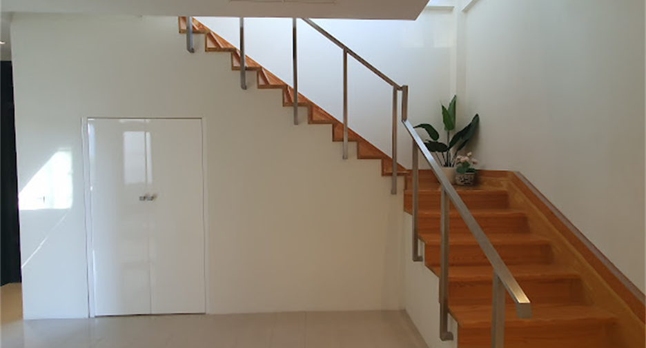 For rent 3 bedrooms condo in Watthana, Bangkok