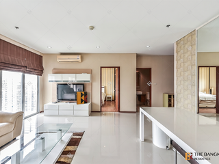 For rent 2 bedrooms condo in Khlong San, Bangkok