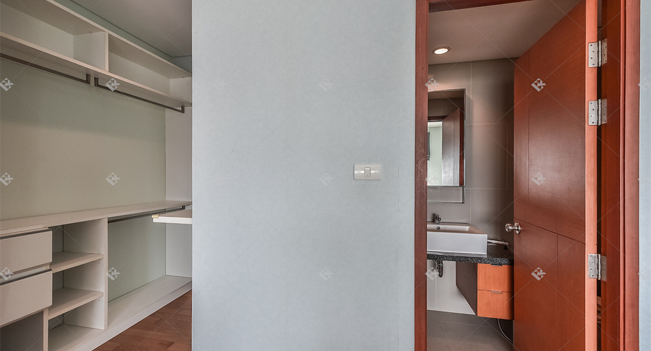 Condo en alquiler de 2 habitaciones en Khlong San, Bangkok