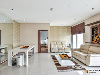 For rent 2 bedrooms condo in Khlong San, Bangkok