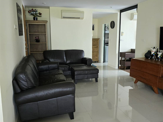 For rent 3 bedrooms condo in Khlong Toei, Bangkok