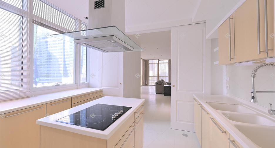 Wohnung zur Miete mit 3 Zimmer in Pathum Wan, Bangkok