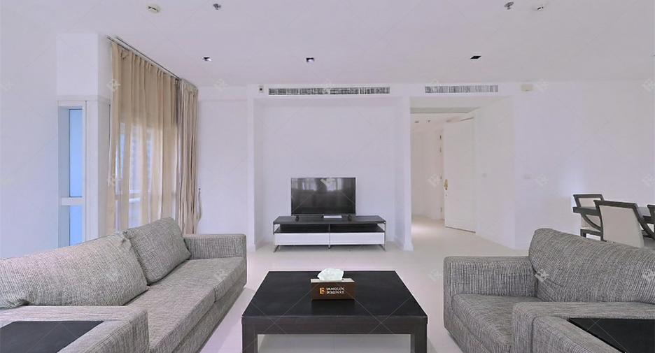 Wohnung zur Miete mit 3 Zimmer in Pathum Wan, Bangkok