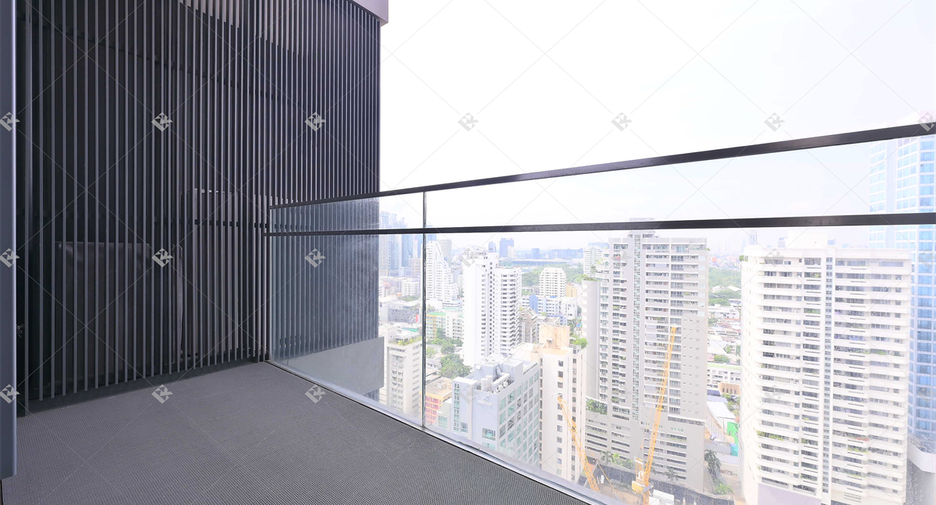 For rent 2 bedrooms condo in Khlong Toei, Bangkok