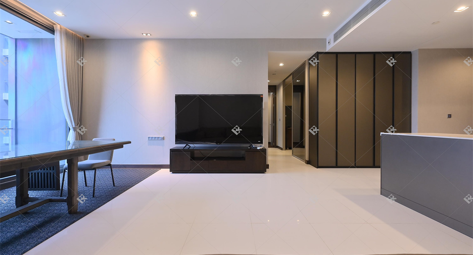 For rent 2 bedrooms condo in Khlong Toei, Bangkok