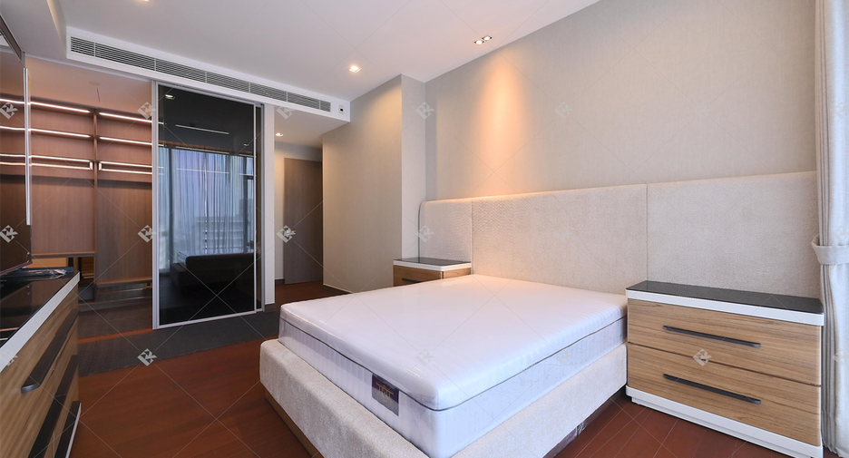 For rent 2 bedrooms condo in Khlong Toei, Bangkok