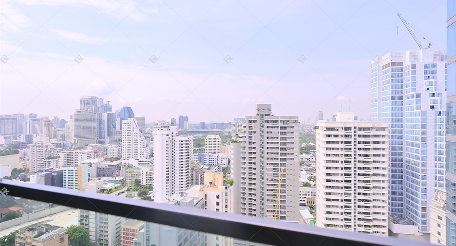 For rent 2 bedrooms condo in Khlong Toei, Bangkok