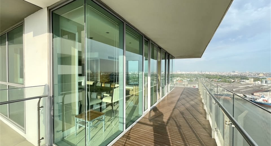Condo en alquiler de 3 habitaciones en Yan Nawa, Bangkok